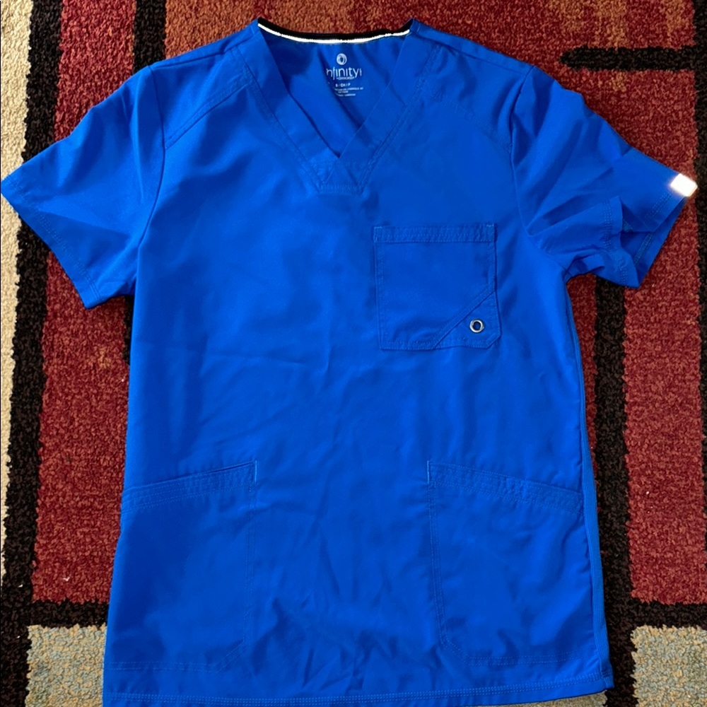 Cherokee Infinity Scrub Top - Picture 1 of 7